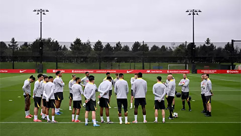  Thần đồng của Liverpool khiến các sao đội một khốn đốn