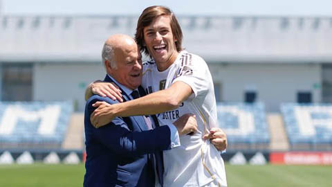  Tân binh của Real Madrid nhận số áo đen đủi