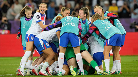  Anh vào bán kết giải nữ châu Âu sau màn 'đấu súng' kịch tính