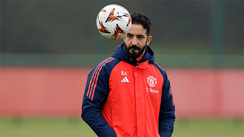  MU & cuộc đấu 2 chọi 1