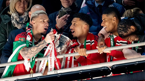  Amorim nhổ được cái gai đầu tiên tại MU