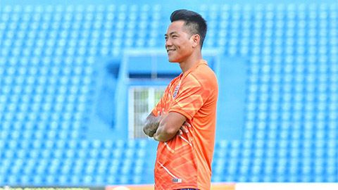  Cựu tiền đạo Nguyễn Quang Hải gia nhập Bình Phước