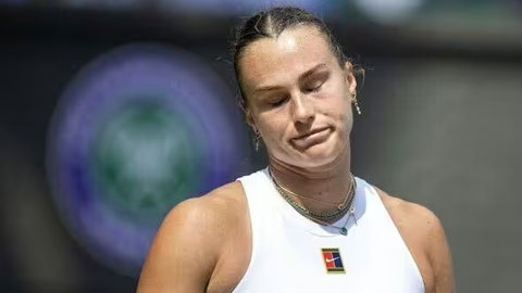  Chưa hết choáng váng vì thất bại ở Wimbledon, tay vợt số 1 thế giới rút lui khỏi Montreal