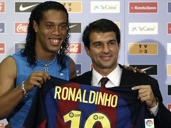 Ronaldinho "quay xe" chọn Barca