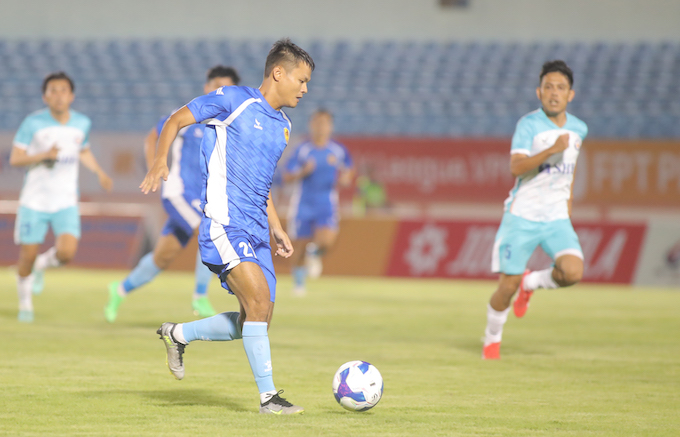 Các cầu thủ Quảng Nam đang cực kỳ âu lo cho tương lai. Ảnh: Đình Viên