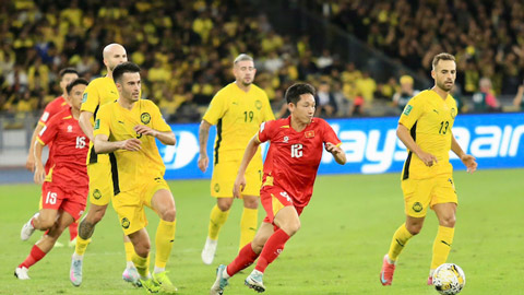  HLV Malaysia lo cầu thủ tự mãn sau trận thắng đậm Việt Nam