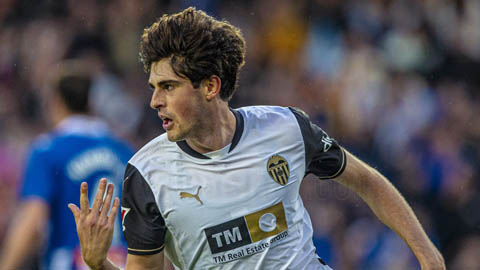  Mục tiêu của MU từ chối gia hạn với CLB chủ quản