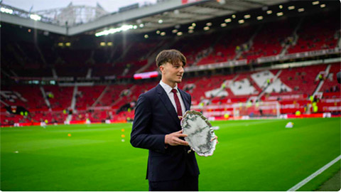  MU đẩy đi cầu thủ thứ hai trong hè sau Rashford