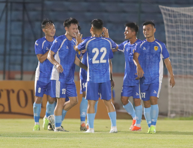 CLB Quảng Nam sẽ thay đổi nhiều về lực lượng nếu tham dự mùa giải 2025/26 - Ảnh: Đình Viên