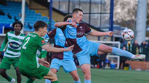  Tiền đạo Việt kiều cao 1m90 từ Anh về V.League thi đấu