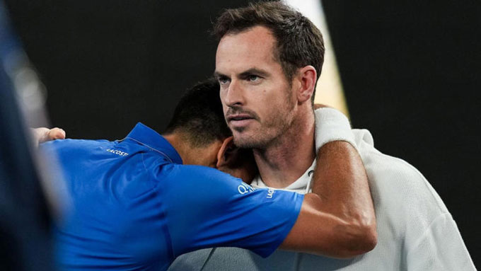 Murray không thoải mái khi làm HLV của Djokovic