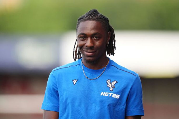 Arsenal đang cố gắng chiêu mộ Eze