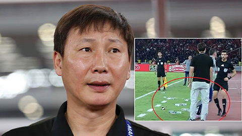  U23 Việt Nam tinh quái thế nào khi ngăn U23 Indonesia ném biên?