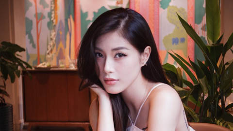  Hoa khôi Đặng Thu Huyền khiến fan thẫn thờ vì quá xinh đẹp