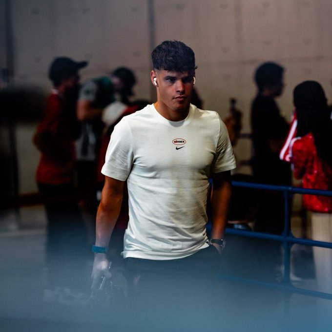 Xhaka chính thức cập bến Sunderland