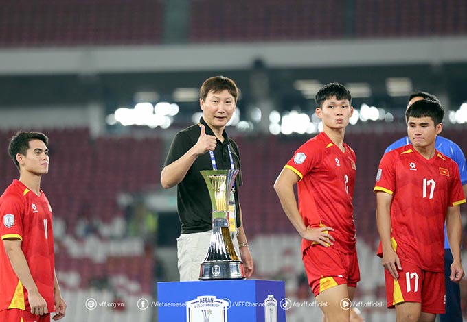 HLV Kim Sang Sik đang nhào nặn nên lứa cầu thủ đầy tiềm năng cho BĐVN