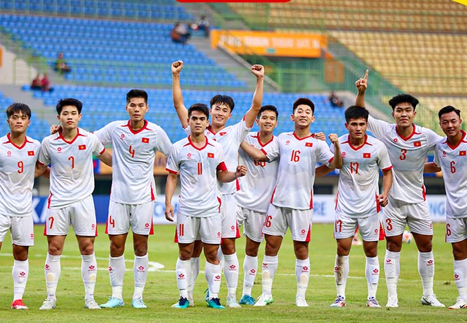 HLV Kim Sang Sik muốn duy trì lối chơi từ cấp độ U23 lên ĐTQG cho các học trò