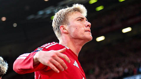  Rasmus Hojlund tỏa sáng giữa 'bão tin' MU săn Benjamin Sesko