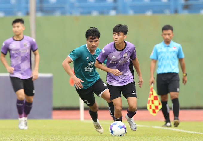 Tân binh Thanh Hậu trong trận đấu với CA TP.HCM. Ảnh: Hoàng Tùng