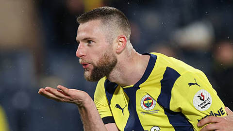  Mourinho mua đứt trung vệ của PSG, nhắm Brahim Diaz