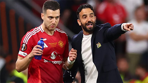  Dalot ủng hộ Amorim xử nhóm phản loạn