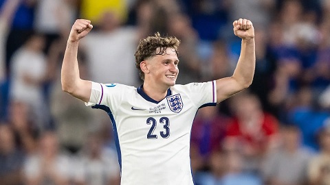  Liverpool thu về 15 triệu bảng nhờ bán sao trẻ Tyler Morton