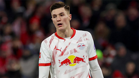  Fan MU sợ mất Sesko vì Hojlund