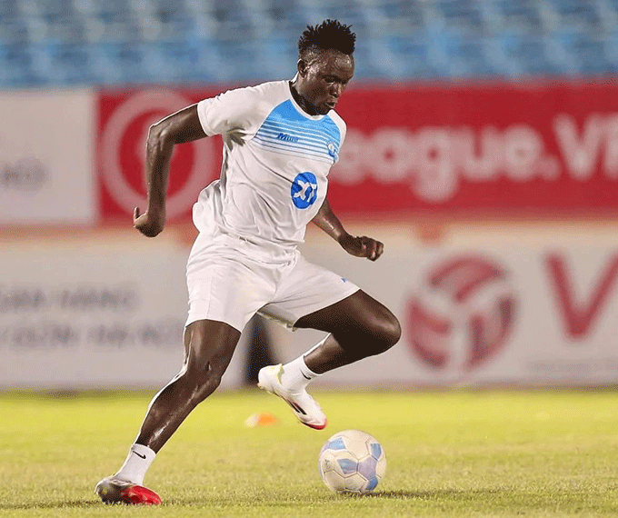 Tiền đạo Mpande đã khẳng định được tài năng ở sân chơi V.League