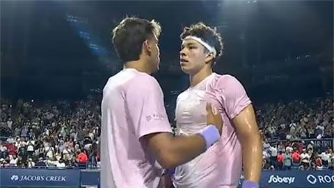  Ben Shelton và Flavio Cobolli 'sấy tóc nhau' tại giải Canada mở rộng