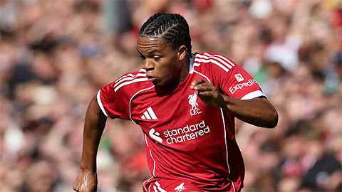  Thần đồng Ngumoha gây sốt với siêu phẩm solo