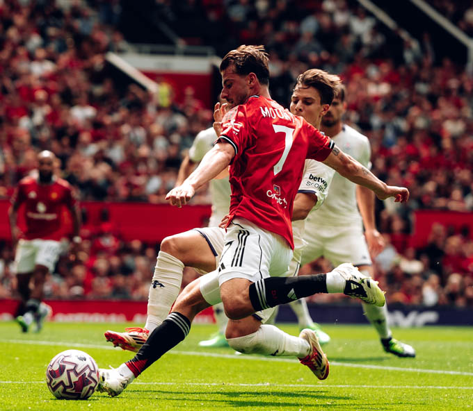 MU chỉ thắng Fiorentina sau loạt sút luân lưu