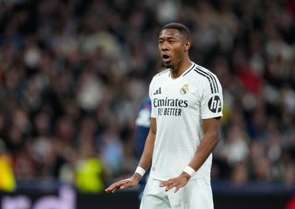 Trung vệ David Alaba được thử nghiệm đá tiền vệ trung tâm