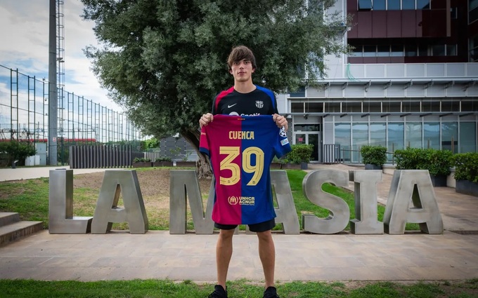 Andres Cuenca có thể là viên ngọc mới nhất của lò La Masia cung cấp cho hàng thủ của Flick