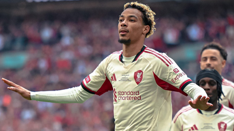  Ekitike có bàn thắng đầu tiên cho Liverpool theo cách độc đáo