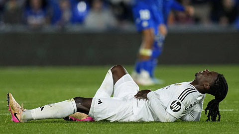  Camavinga lại bị loại khỏi vòng chiến đấu