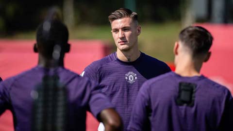  Benjamin Sesko sẽ ra mắt ở trận MU vs Arsenal