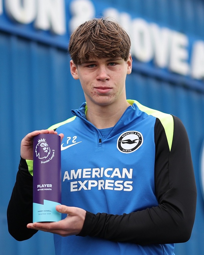 Harry Howell được HLV Fabian Hurzeler của Brighton đánh giá rất cao