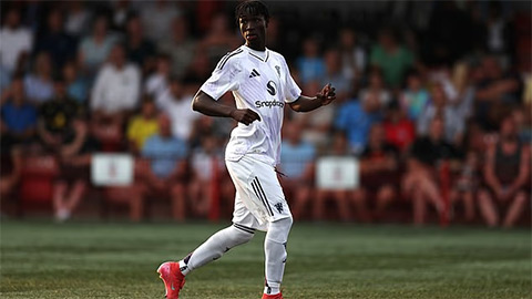  Sao trẻ MU bất tỉnh trên sân, trận đấu của đội U21 bị hủy bỏ