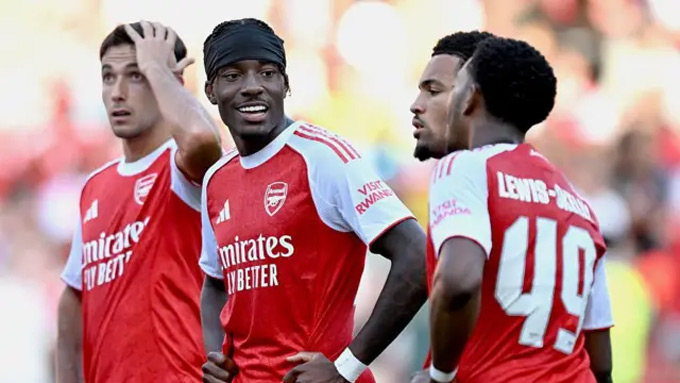 Trình độ, cách tổ chức và đường hướng của Arsenal hiện bỏ cách MU khá xa