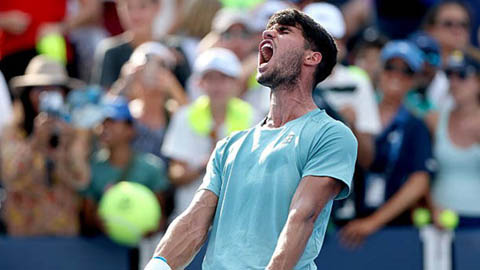  Carlos Alcaraz đối đầu Jannik Sinner ở chung kết Cincinnati Open 2025