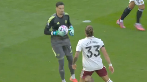  Arsenal 'chơi bẩn' MU bất thành