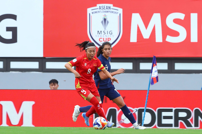 Huỳnh Như và đồng đội có trận đấu ấn tượng trước Thái Lan. ảnh: Đức Cường 