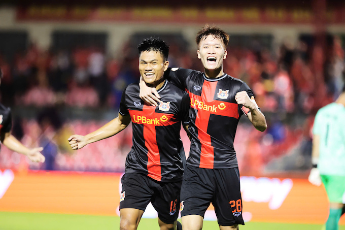 Hoàng Đức và đồng đội có lấy trọn 3 điểm trước Thanh Hoá. Ảnh: Phan Tùng