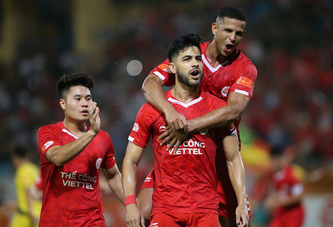 Niề vui của Thể Công Viettel khi có bàn mở tỷ số. Ảnh: Đức Cường