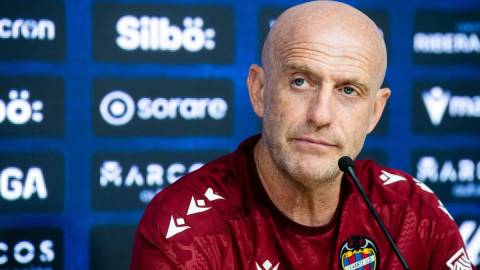  Từ cựu cảnh sát trong thảm họa 11-M tới La Liga, hành trình đặc biệt của HLV Levante