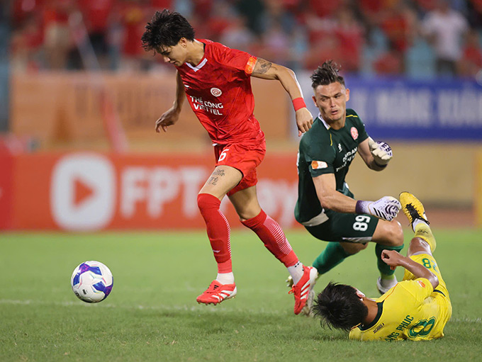 Damian Vũ Thành An ghi bàn chỉ 2 phút chào sân V.League - Ảnh: Đức Cường