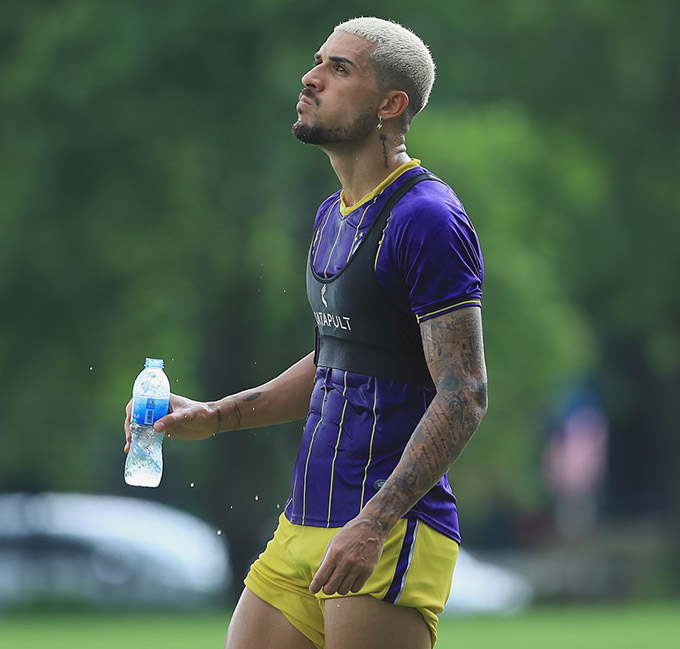 Hendrio chờ đợi ra sân ở V.League theo diện Cầu thủ nhập tịch 