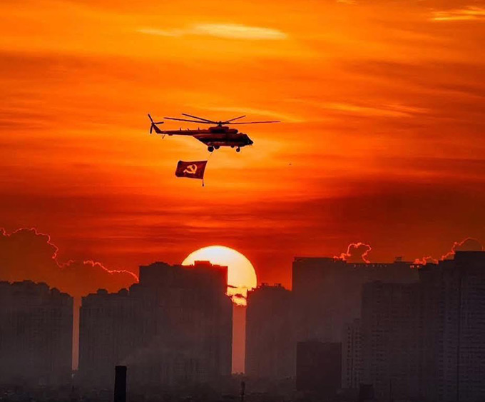 Xuân Son chia sẻ khoảnh khắc đẹp trong những ngày tháng đầy tự hào của đất nước Việt Nam - Ảnh: FBNV