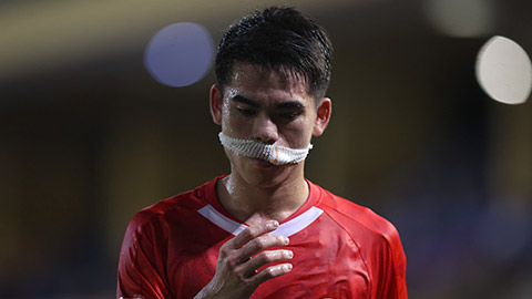  HLV Kim Sang Sik nhận tin vui từ Khuất Văn Khang