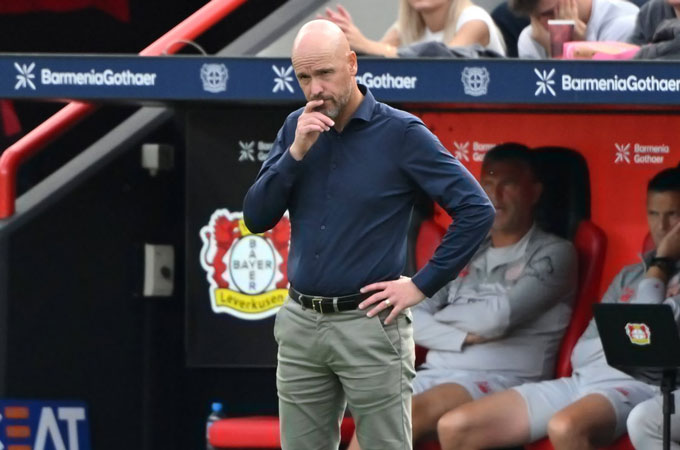 HLV người Hà Lan có khởi đầu đáng buồn tại đội bóng mới